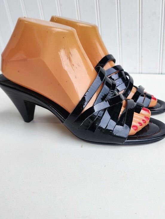 Donald J. Pliner Shoes - DONALD PLINER BLACK PATENT LTHR STRAPPY SLIDES TOE-THONG MULES SANDALS PUMPS 8.5